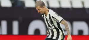 Botafogo negocia zagueiros com clubes do exterior