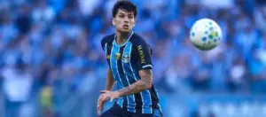 Clube argentino faz proposta por volante do Grêmio