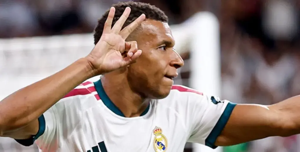 Mbappé faz três e comanda goleada do Real Madrid no Espanhol