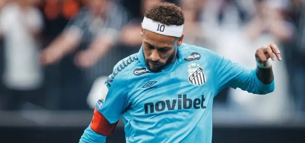 Neymar defende torcedor mirim hostilizado por pedir sua camisa