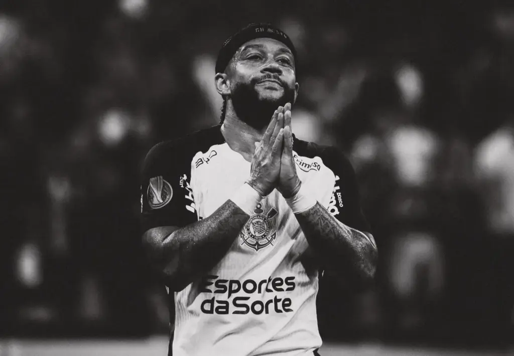 Desacordo do Corinthians com Memphis pode gerar transfer ban