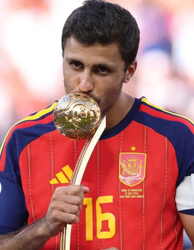 Rodri chega a Barcelona: 'Em busca de todos os títulos'