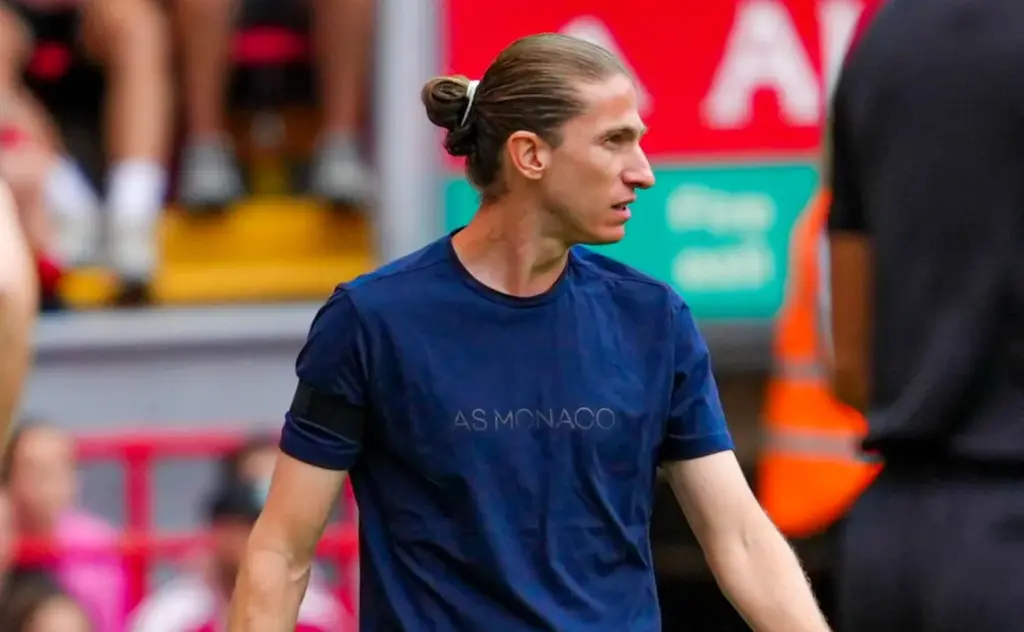 Monaco de Filipe Luís vira sobre o Liverpool em amistoso na Inglaterra