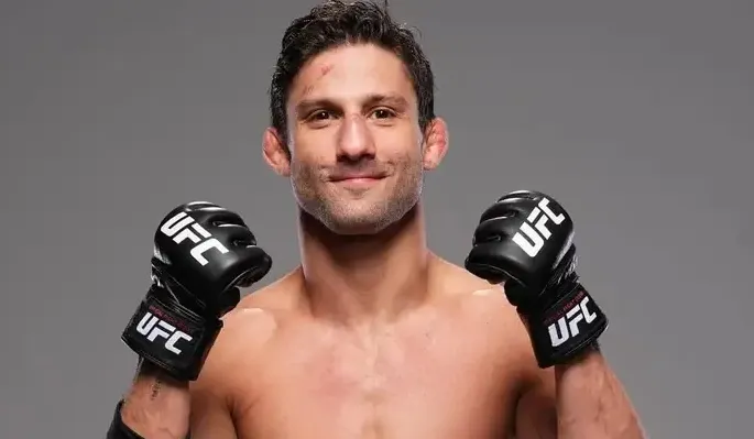 Lutador de UFC, Allan 