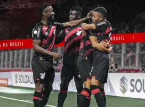 Athletico-PR 2 x 0 Vitória - Furacão faz o dever de casa e abre boa vantagem na Copa do Brasil