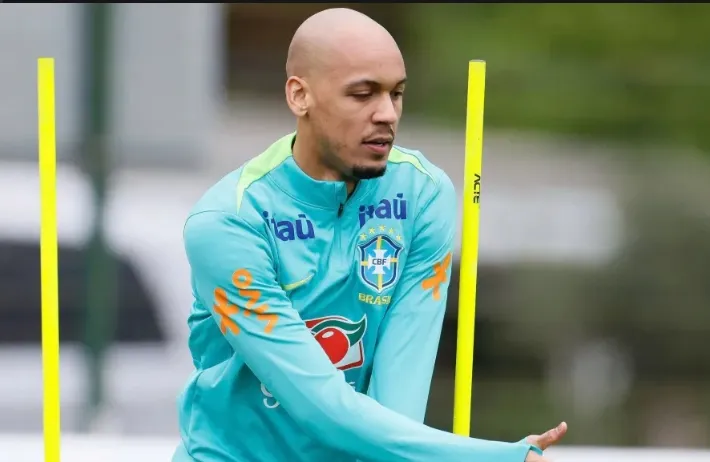 Fabinho está livre no mercado