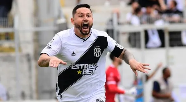 Identificação, ídolo da torcida e liderança técnica, Elvis completa 150 jogos pela Ponte Preta 4 Screenshot 274