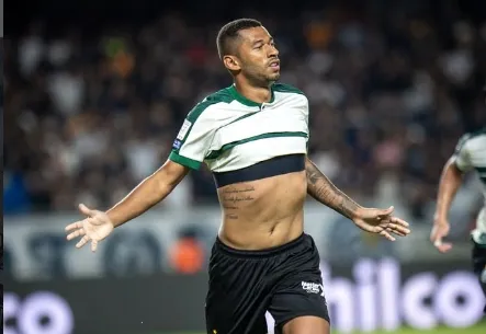 Remo 2 x 3 Coritiba - Em jogo de duas viradas, Coxa leva a melhor e se aproxima do G5