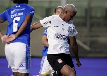 Corinthians abre vantagem diante do Cruzeiro