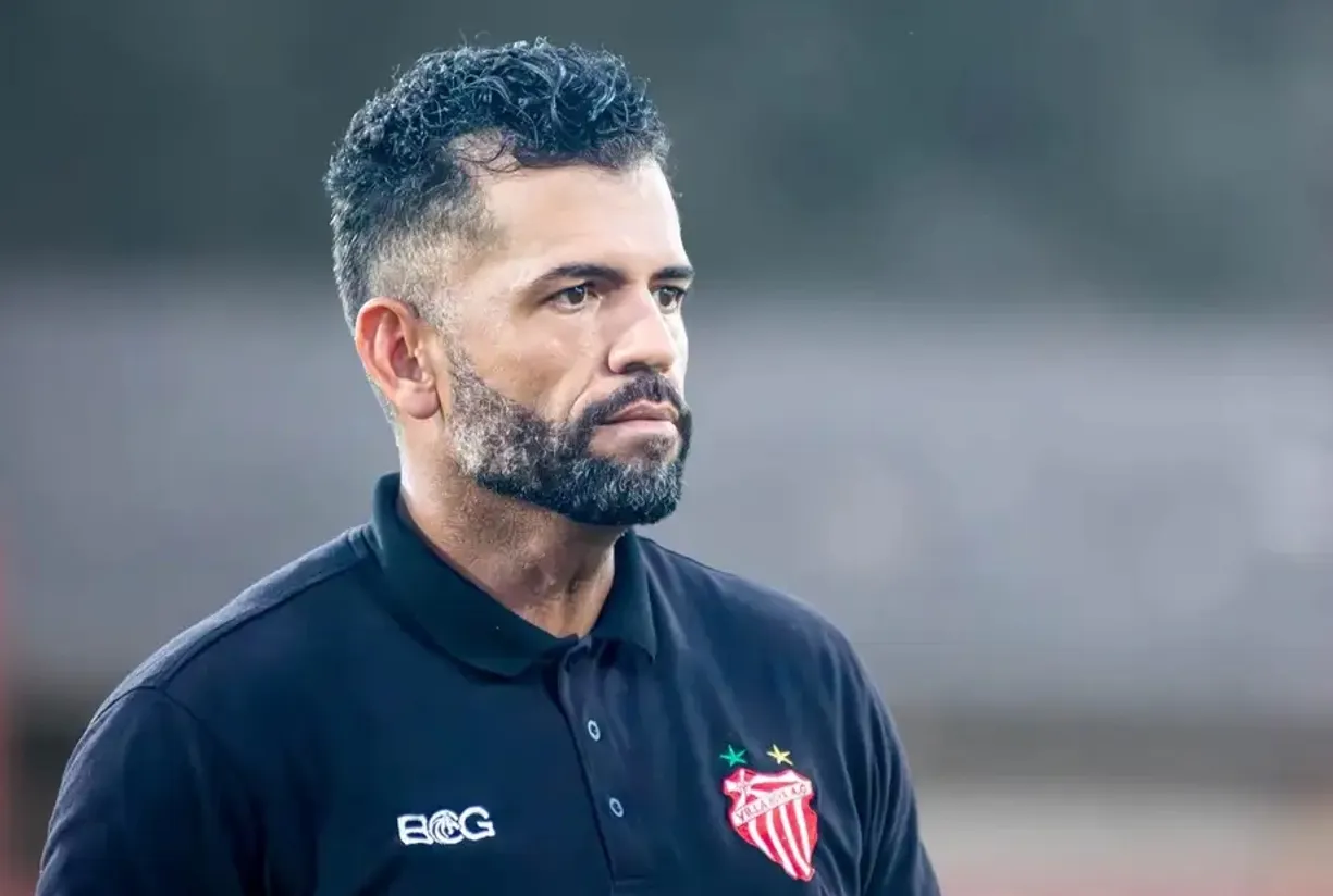 Douglas Ferreira é o técnico do Villa Nova