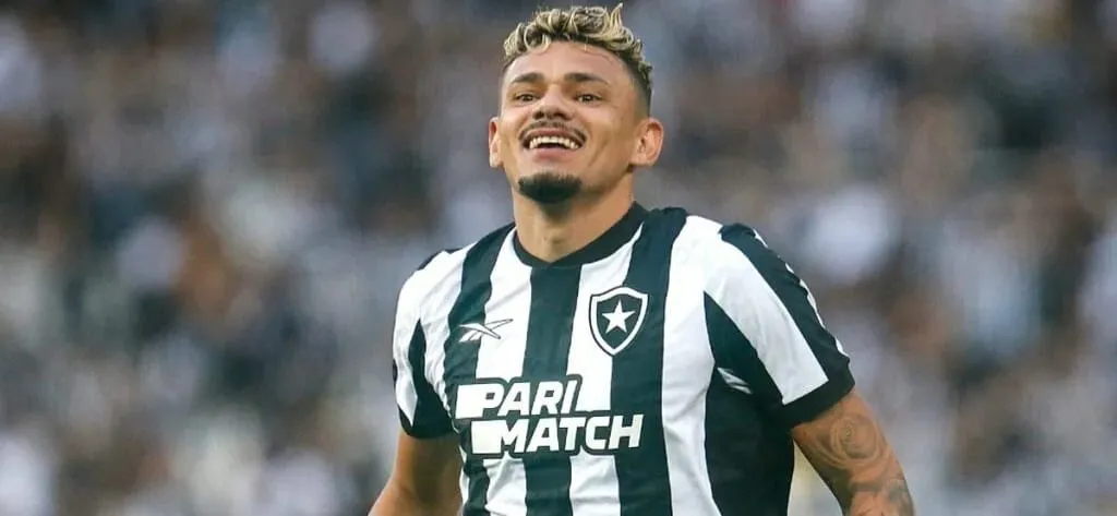 Botafogo oficializa retorno de Tiquinho Soares até o fim de 2026