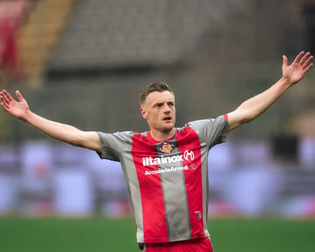 São Paulo avalia contratação do atacante inglês Jamie Vardy