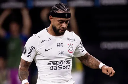 Memphis se pronuncia após clipe com sede do Corinthians em chamas: 'Apenas arte'