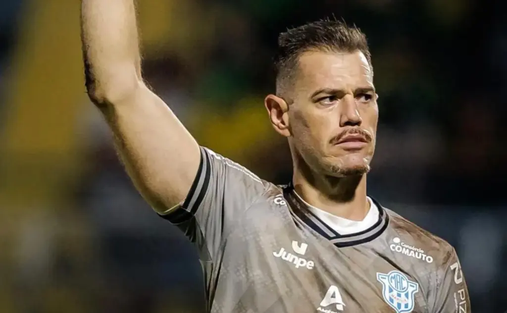 Marília pode repatriar Wagner Coradin na Copa Paulista