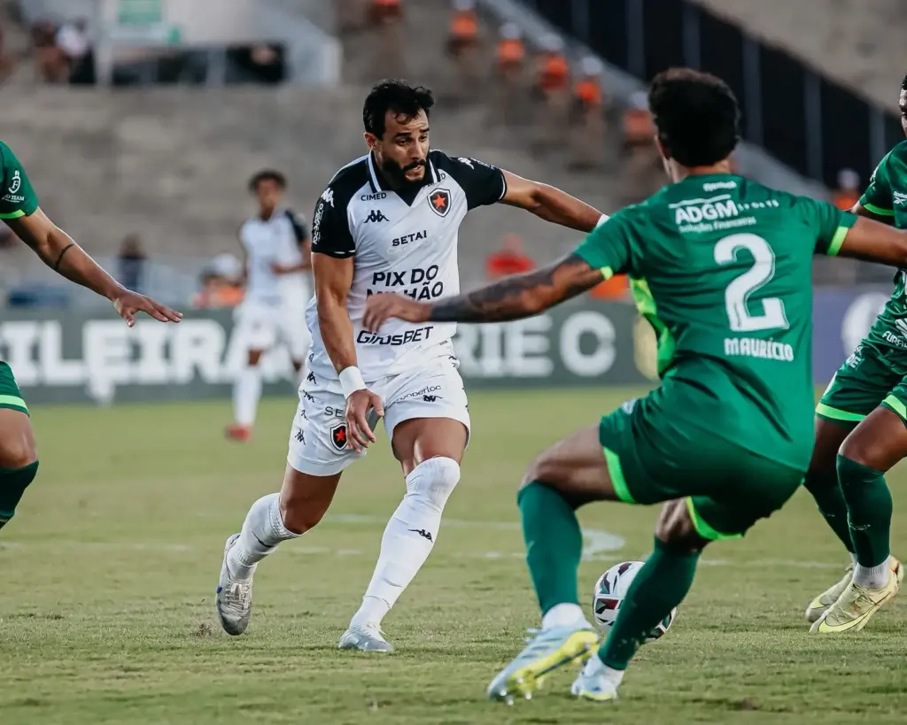 Botafogo-PB 3 x 1 Guarani - ex-Ponte dão show, põem Belo na 2ª fase e complicam Bugre