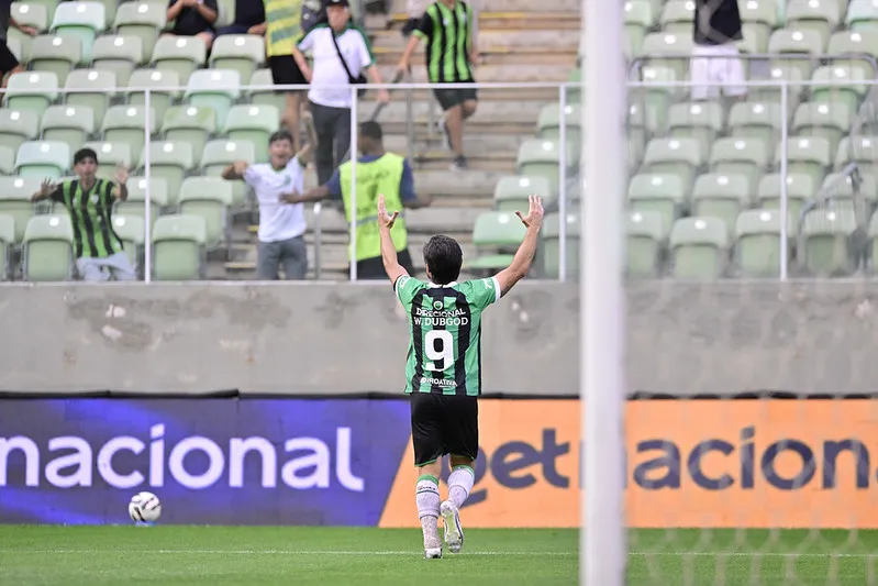América-MG 2 x 0 Ponte Preta - Coelho desencanta e amplia crise na Macaca 4 america mg ponte preta mourao panda 2