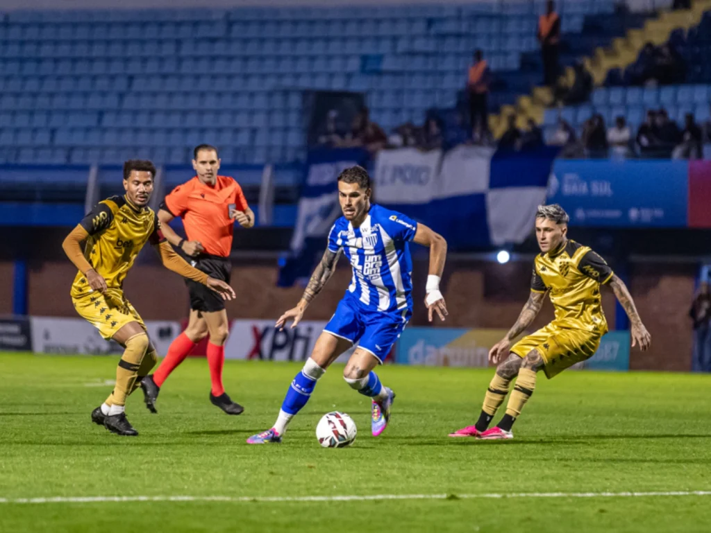 Avaí-SC 2 x 1 Sport-PE - Azulinos deixam Z-4 após nova virada na Série B 2 Avaí Sport Série B
