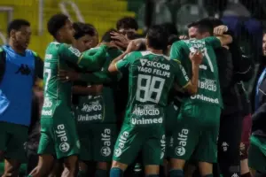 Chapecoense 1 x 0 São Paulo - Vitória após 7 meses e 21 jogos