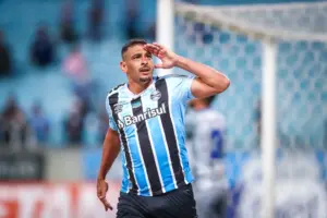 Diego Souza, aquele mesmo, é anunciado como treinador de time de SC