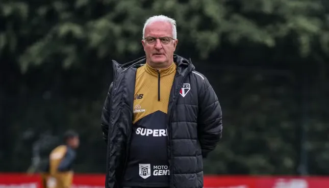Dorival valoriza Cotia e avalia cautela do São Paulo no mercado