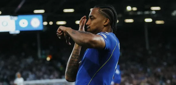 Chelsea derrota o Fulham com gol de João Pedro aos 31s