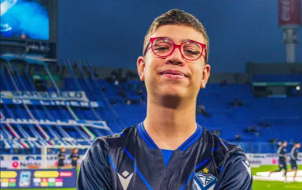 Argentino de 12 anos volta a vencer número 1 do mundo no xadrez