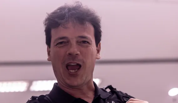 Diniz é denunciado pelo STJD e pode desfalcar o Corinthians