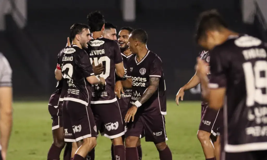 Ferroviária-SP 1 x 0 Confiança-SE - Locomotiva avança à segunda fase