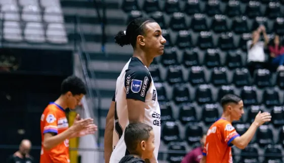 Corinthians lança joia do futsal e mira caso de Leozinho