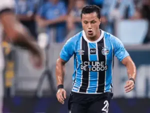 Lateral do Grêmio celebra avanço na Copa do Brasil: 'Tradição prevaleceu'
