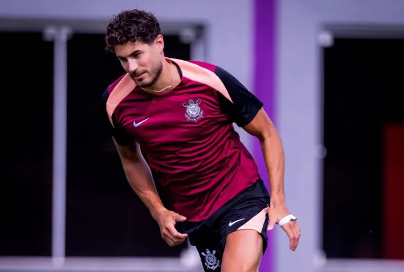 Pedro Raul sofre trauma na costela e vira dúvida diante do Cruzeiro
