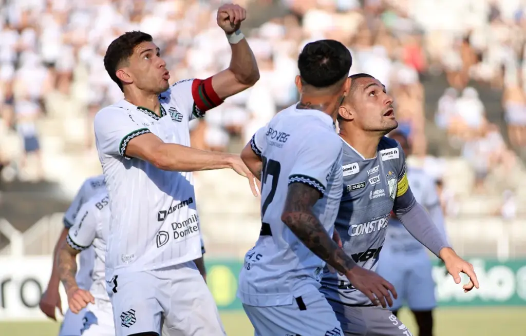 Inter de Limeira-SP 0 x 0 Figueirense-SC - Leão amarga empate com um a mais 2 Foto: Rogério Rueda / Inter de Limeira