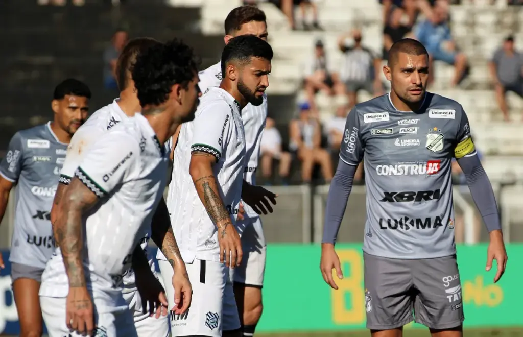 Inter de Limeira-SP 0 x 0 Figueirense-SC - Leão amarga empate com um a mais