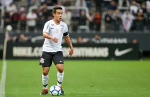 Efeito Jadson: por que astros do futebol continuam trocando os gramados pelas páginas policiais?