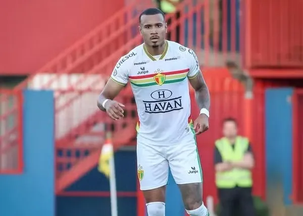 Zagueiro do Brusque mira topo na conclusão da 1ª fase da Série C