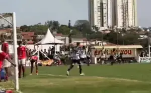 Filipe Carioca sai do banco, marca golaço e ajuda Independente a conquistar o título