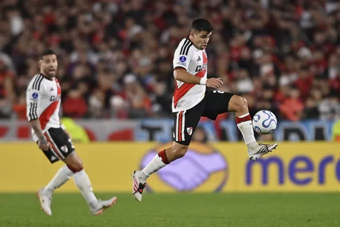river plate acumula novo