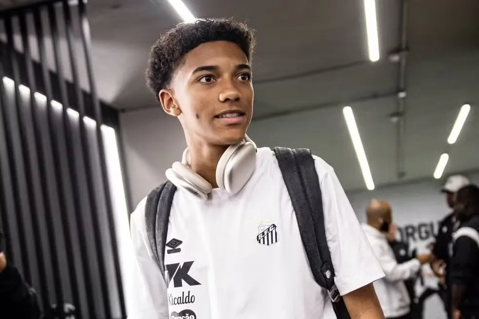Robinho Jr. pode ganhar uma nova possibilidade na carreira além da transferência para o futebol italiano ( Foto: Raul Baretta/Santos FC)