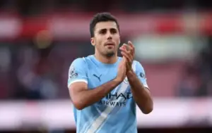 Manchester City recusa nova oferta do Barcelona por Rodri