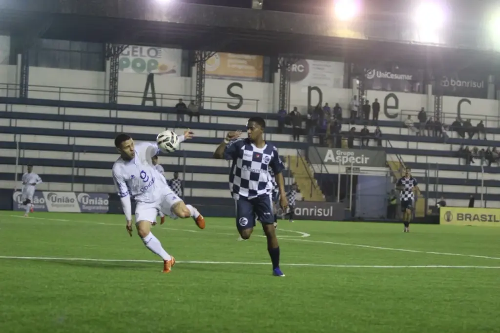 São José-RS 0 x 0 Goiatuba-GO - Empate zerado na ida dos Playoffs de Acesso da Série D 2 São José-RS Goiatuba empatam sem gols Série D