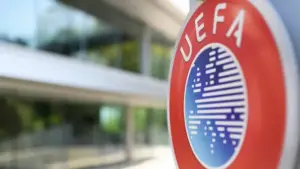 Uefa ameaça processar Infantino em carta e alerta sobre 'não destruir provas'
