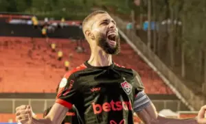 Vitória leva transfer ban da Fifa e corre risco no Brasileirão