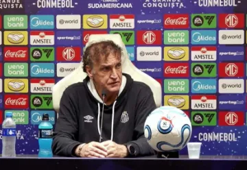 Cuca festeja classificação do Santos: 'Estamos a cinco jogos do prêmio maior'