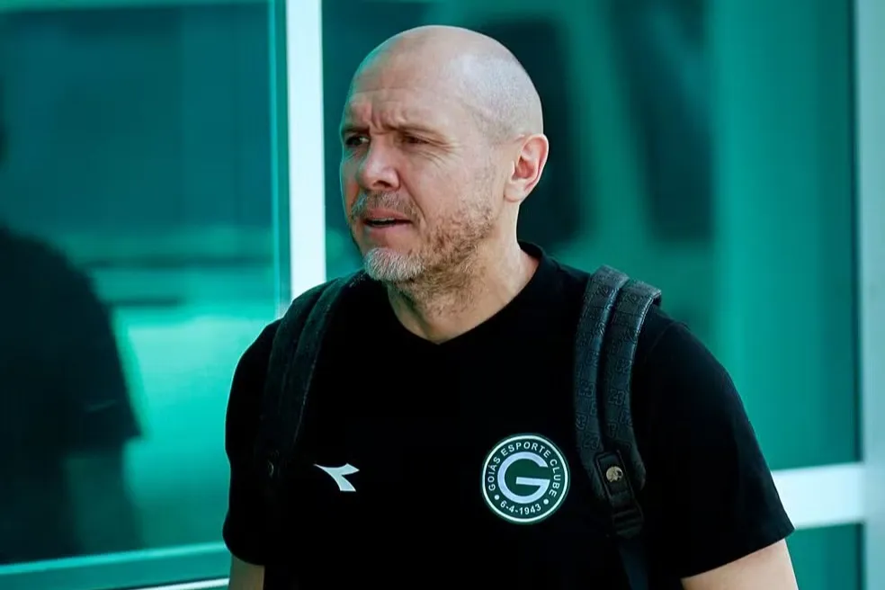 Goiás adota silêncio após vitória por conta de salários atrasados (Foto: Rosiron Rodrigues/GEC)