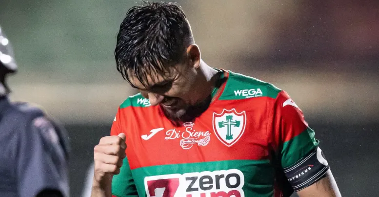 Zagueiro da Portuguesa na mira de time do Paraná