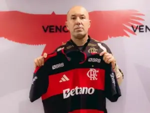 Flamengo é punido pela Conmebol após atraso em jogo