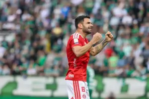 Chapecoense 1 x 2 Internacional - Colorado respira na luta contra degola