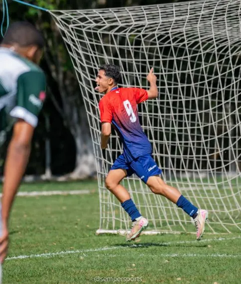 Com dois gols de Saimon, Desportivo Brasil Sub-15 vence e assume vice-liderança 3 8BVQo91X image