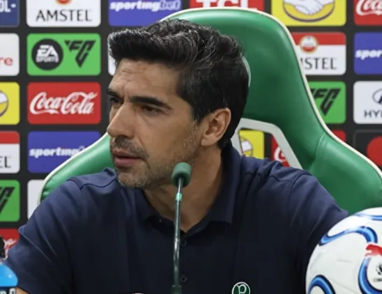 Abel Ferreira admite erro após declaração sobre títulos do Palmeiras