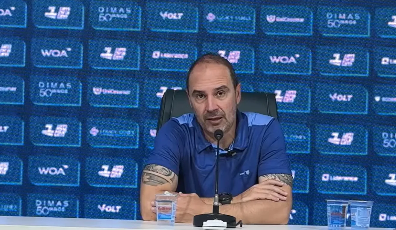 Allan Aal cita desgaste físico do Avaí e arbitragem após derrota (Foto: Reprodução)